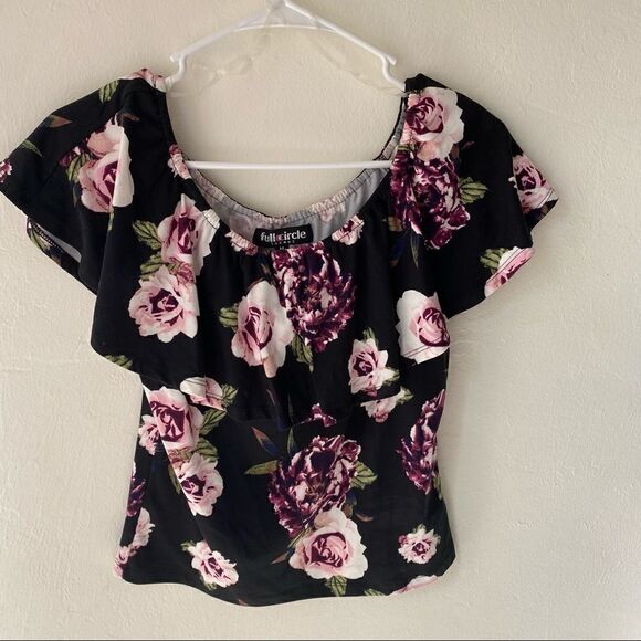 Floral tee  - Picture 1 of 5